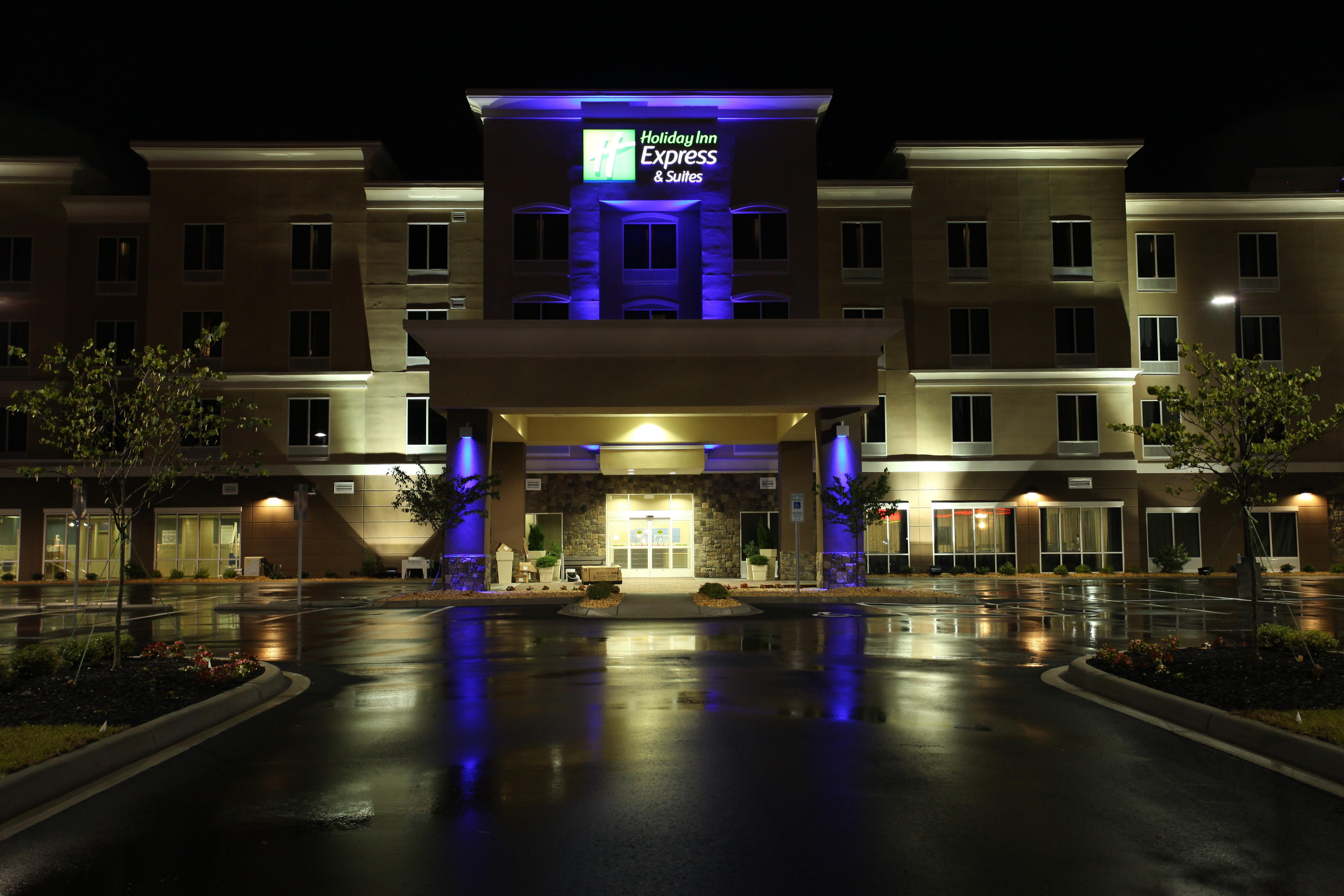 Holiday Inn Express Hotel & Suites Goldsboro - Base Area By Ihg Экстерьер фото