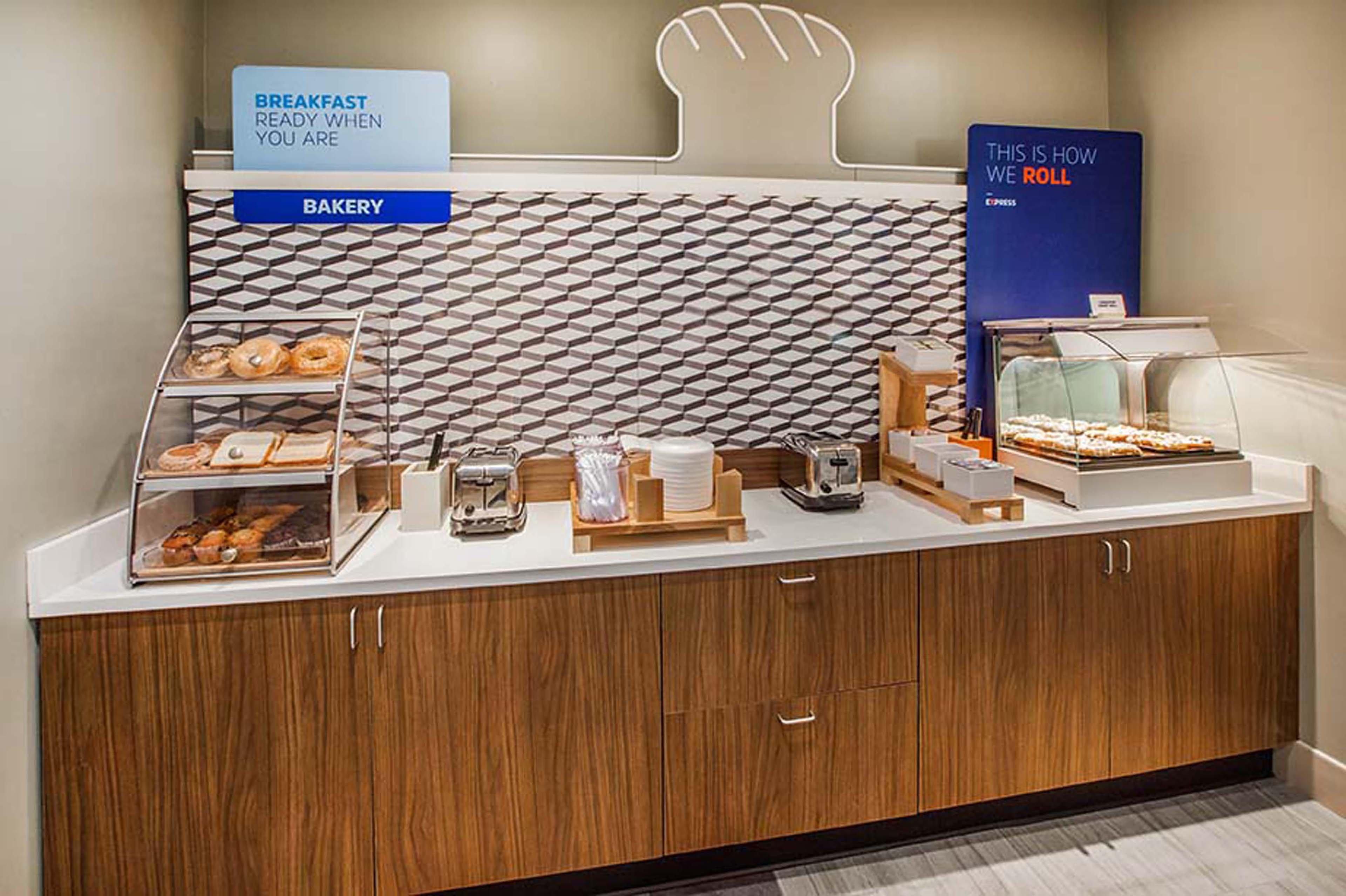 Holiday Inn Express Hotel & Suites Goldsboro - Base Area By Ihg Экстерьер фото
